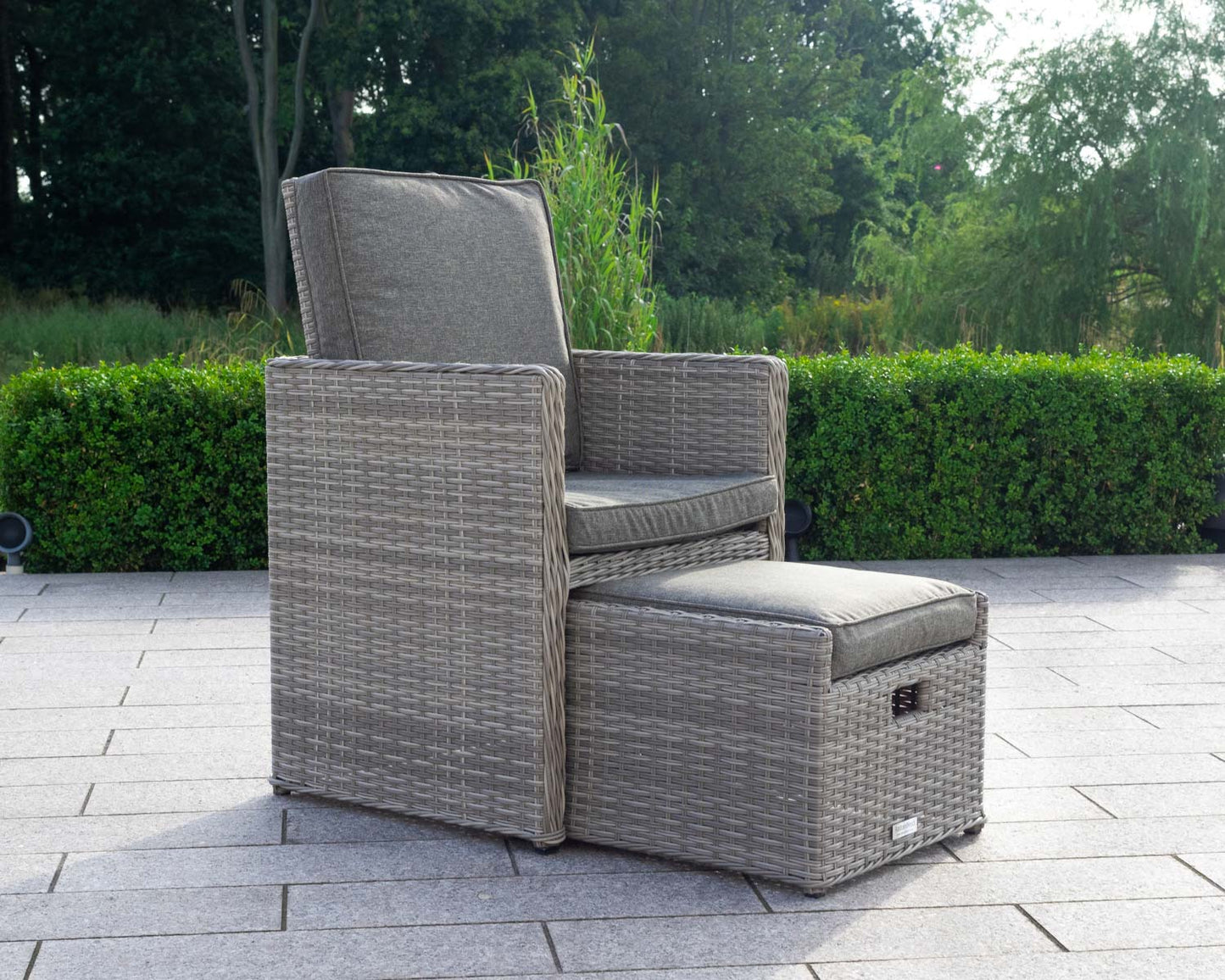 Barcelona 6 Seater Cube Set With Footstools in Grey