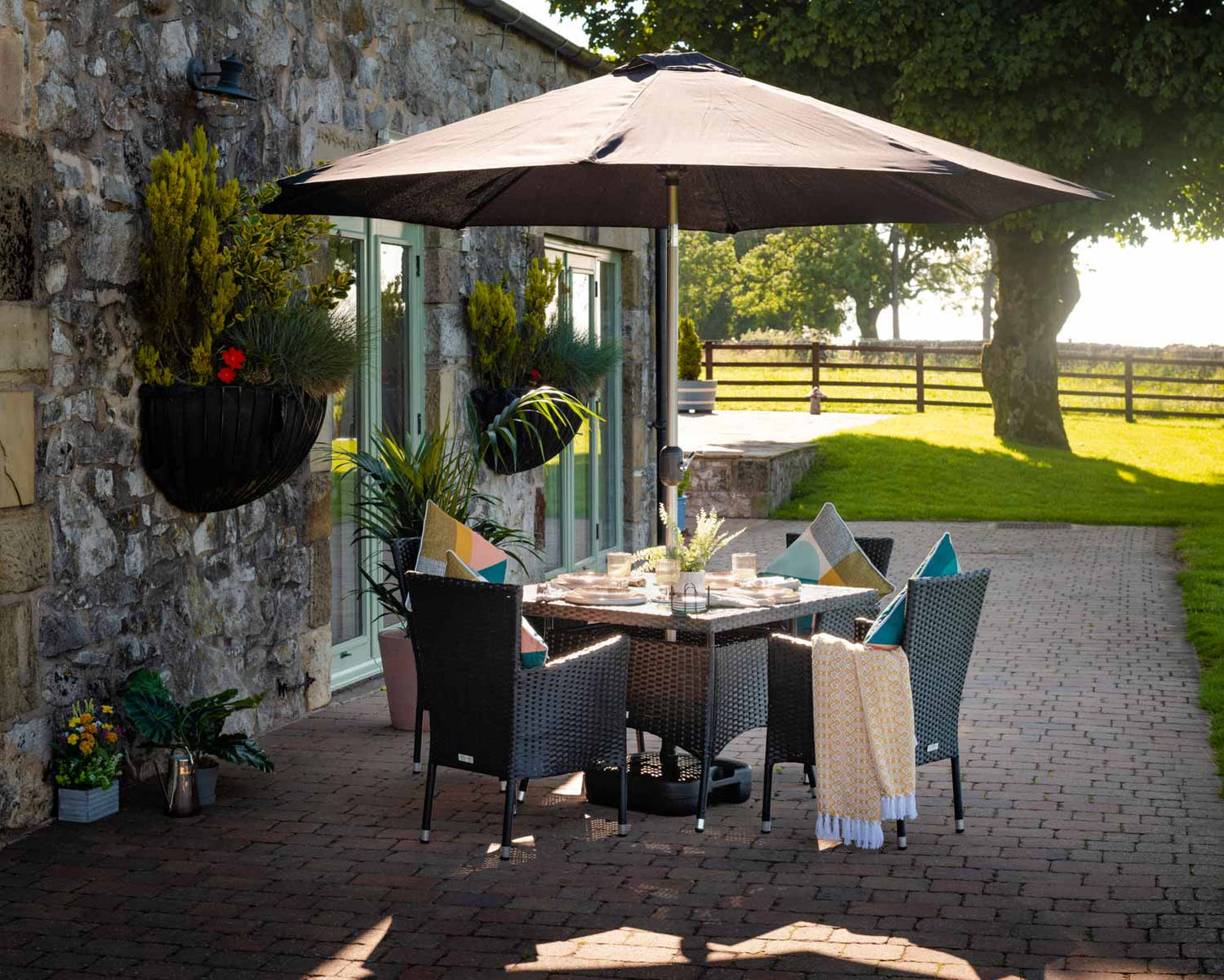Cambridge 4 Stackable Chairs and Square Dining Table in Black and Vanilla
