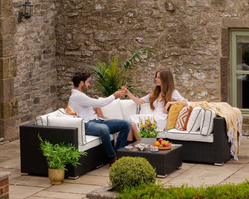 Florida 6 Piece Rattan Garden Corner Sofa Set in Black and Vanilla