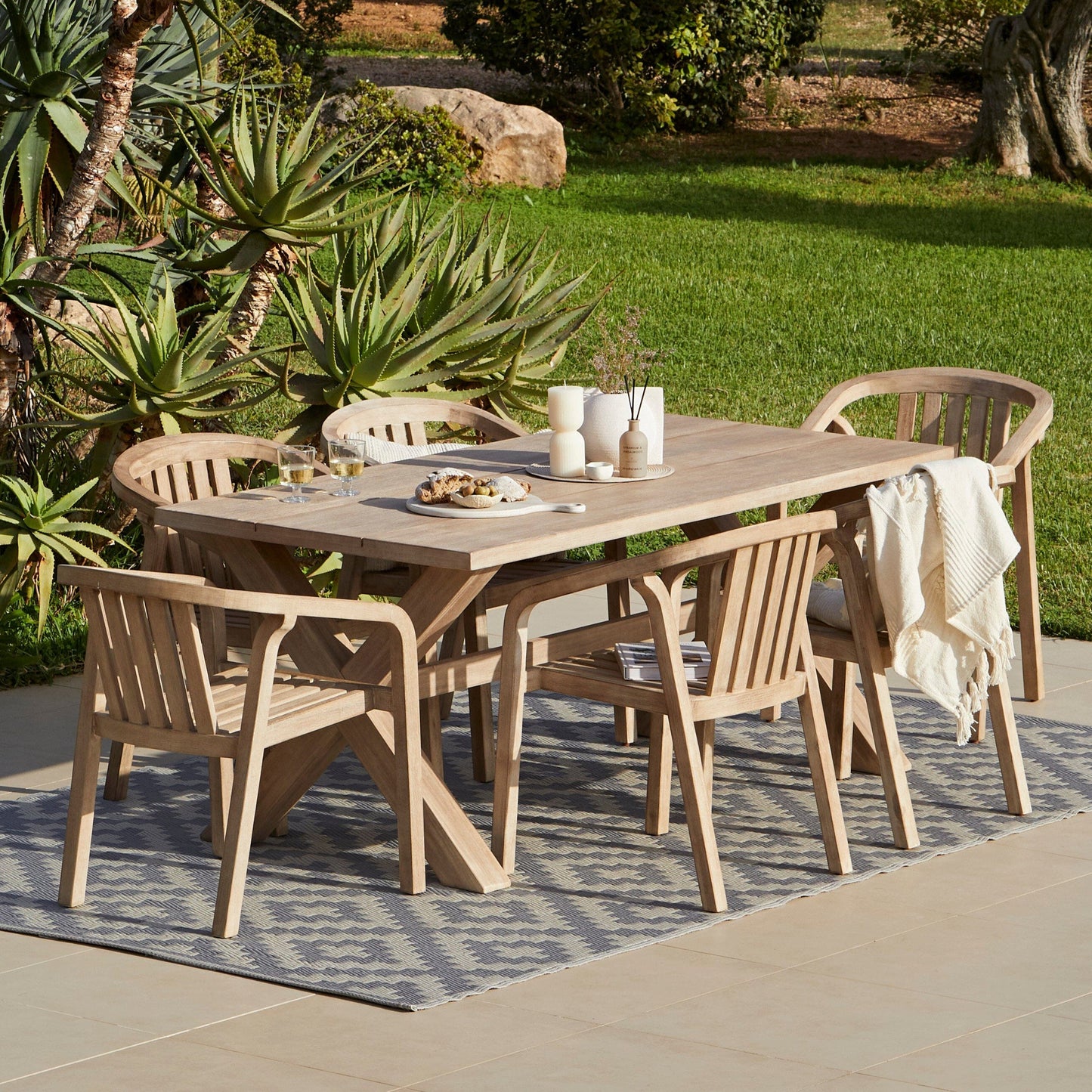 Charlotte Dining Table with Shiro Dining Chairs - Laura James 