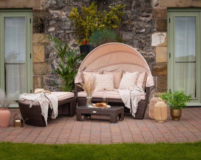 Venice Rattan Garden Day Bed in Chocolate Mix and Coffee Cream