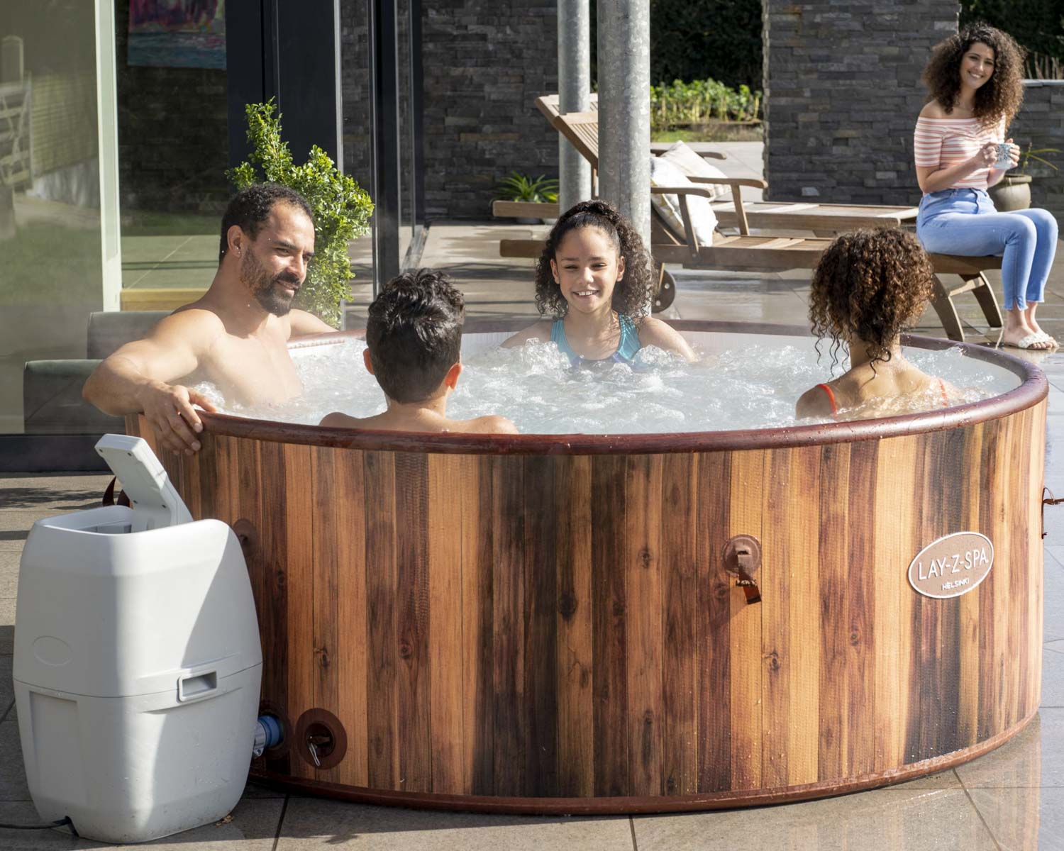 Helsinki Airjet Hot Tub