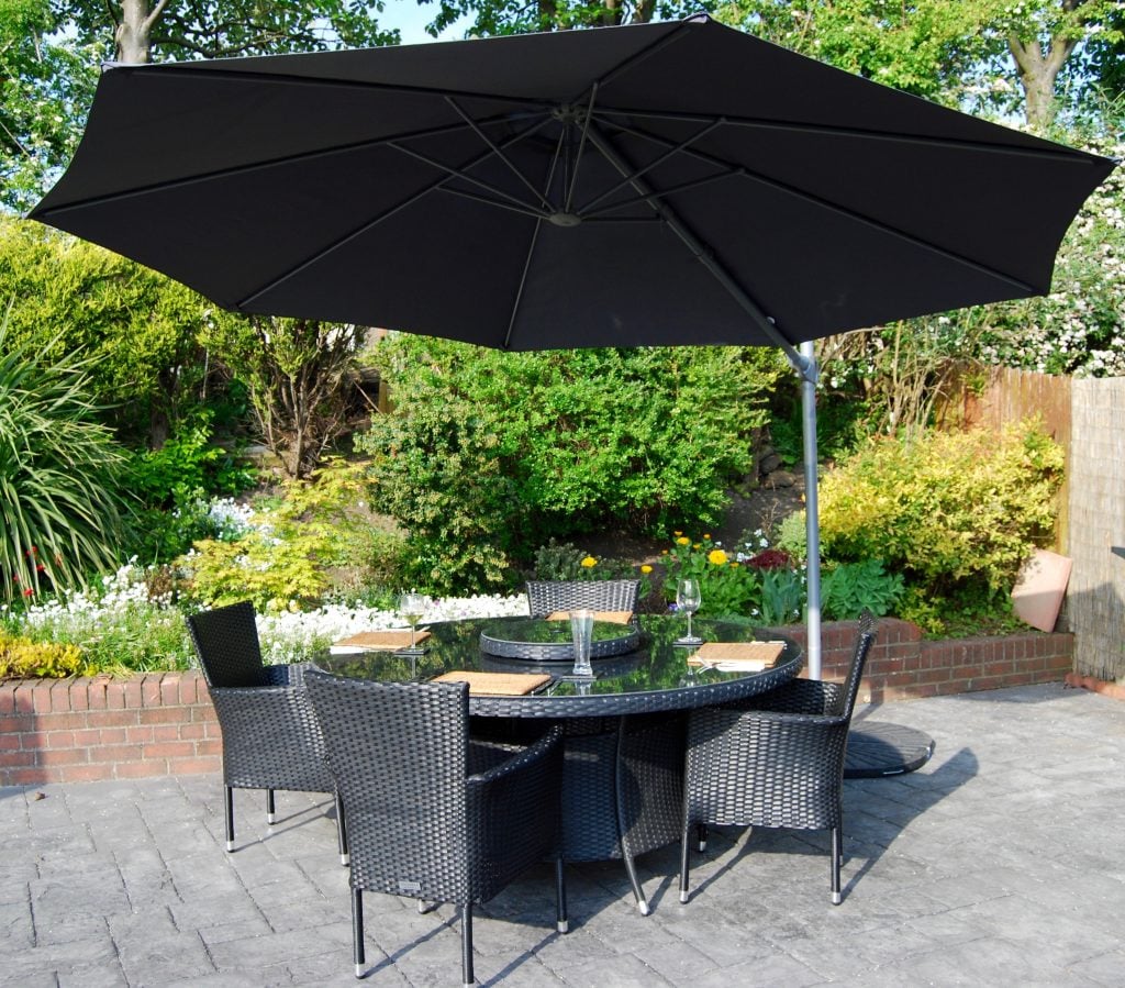 Rotating cantilever garden parasol. garden cube