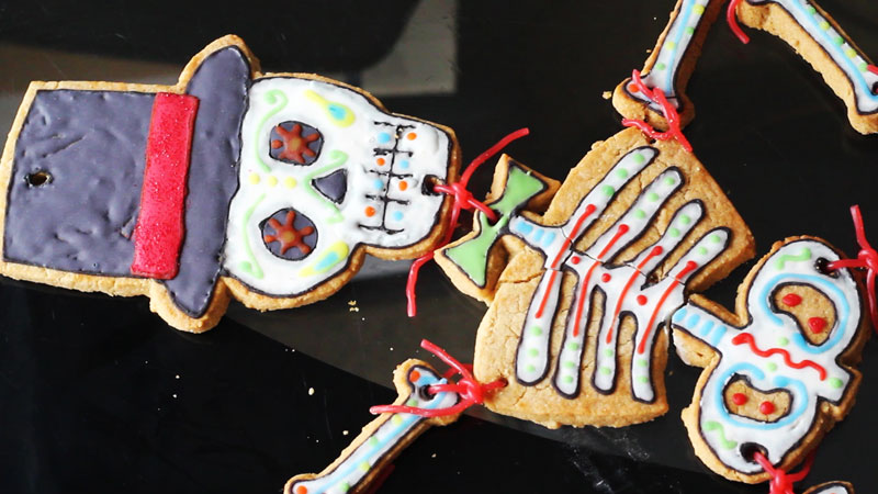 Giant skeleton gingerbread for Halloween