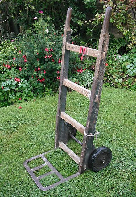 Mind your back! Using wheels and good lifting technique in the garden