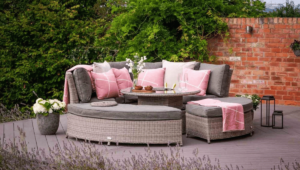 5 Furniture Colours That Make Your Garden More Inviting